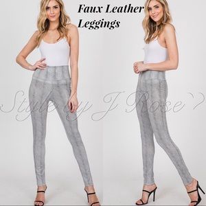 GEORGIA Gray/White Faux Leather Textured Leggings